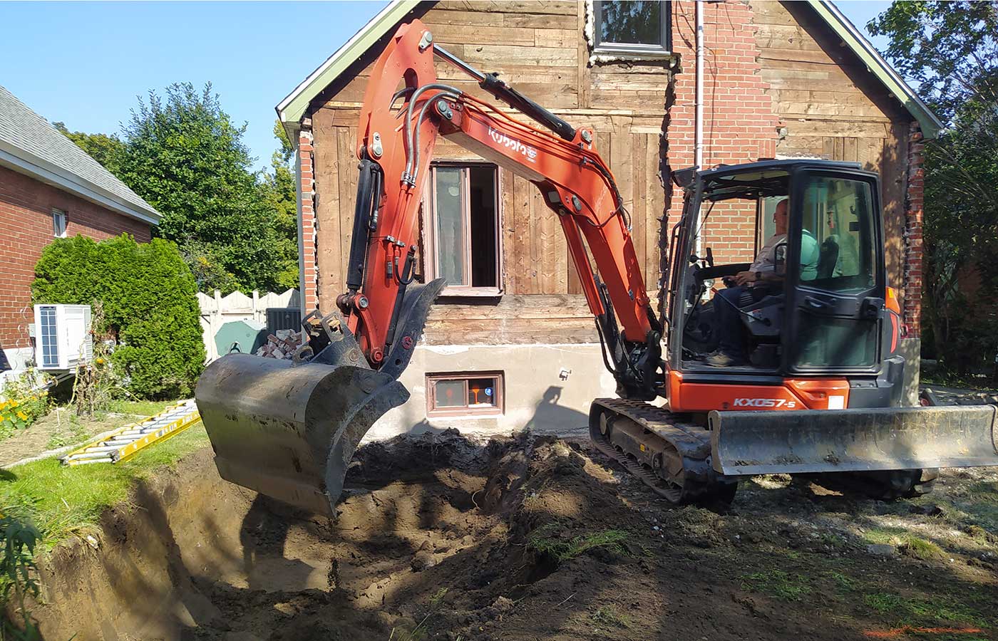 BESCO CONSTRUCTION LACHINE BROWN AVANT 